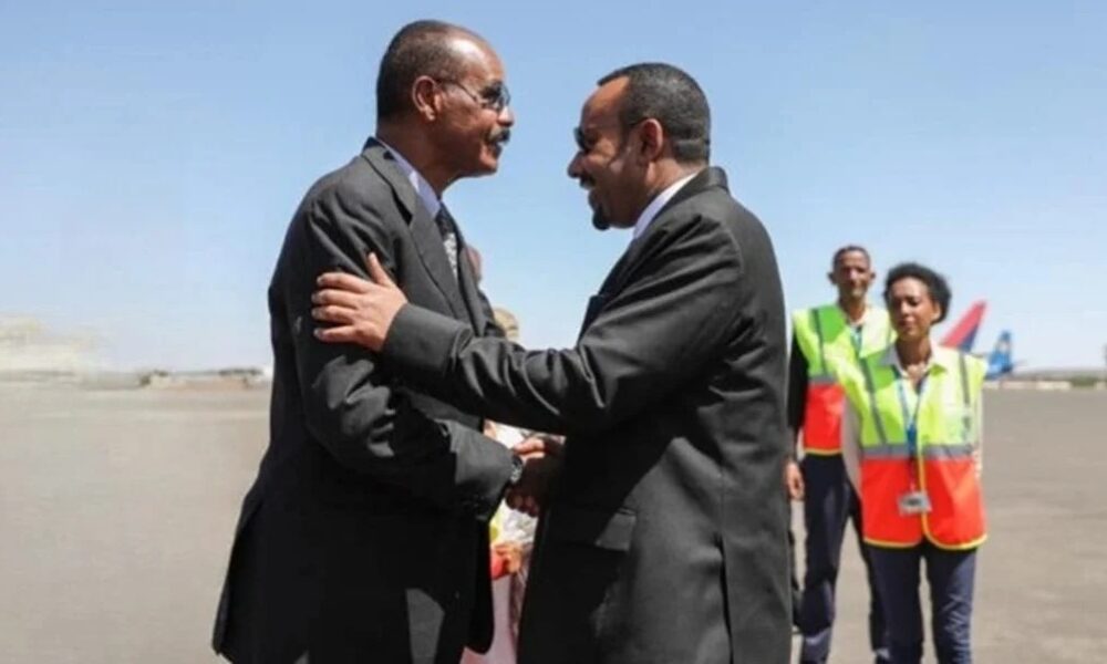 Abiy Ahmed greets Isaias Afwerki upon arrival in Asmara, Eritrea, March 3, 2019