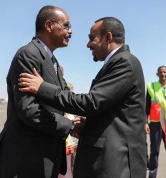 Abiy Ahmed greets Isaias Afwerki upon arrival in Asmara, Eritrea, March 3, 2019